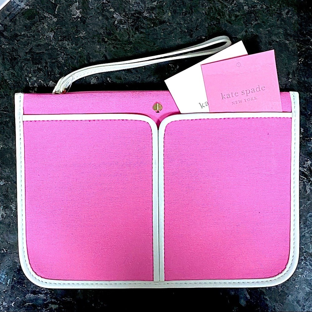 Kate Spade “sam canvas plunge” pink wristlet w/white piping NWT